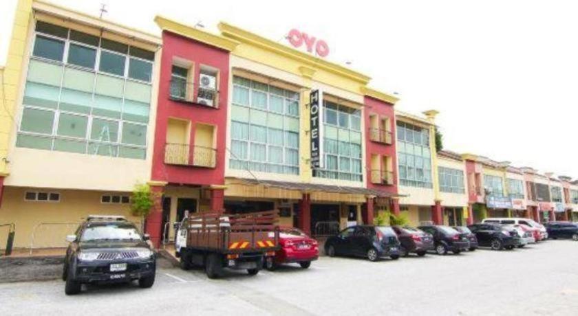 Oyo 11343 Hotel Putra Iskandar Seri Iskandar Extérieur photo