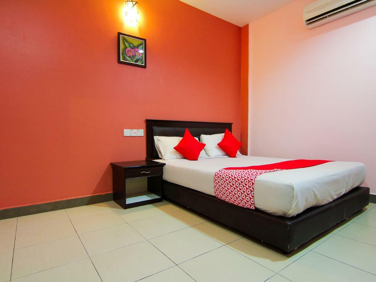 Oyo 11343 Hotel Putra Iskandar Seri Iskandar Extérieur photo