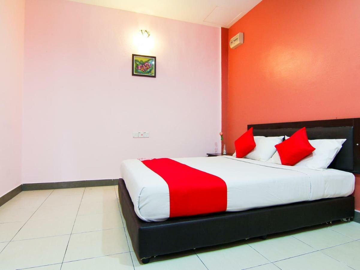 Oyo 11343 Hotel Putra Iskandar Seri Iskandar Extérieur photo